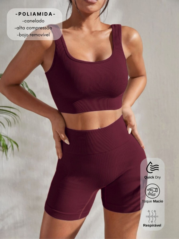 Conjunto short com top canelado em poliamida de alta compressão